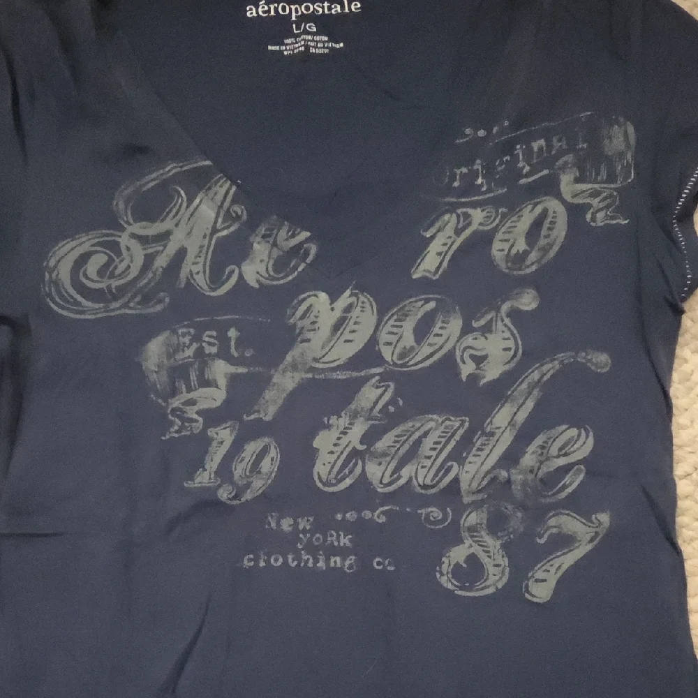 Aeropostale Women's Dark Blue Graphic Tee - Picture 3 of 3